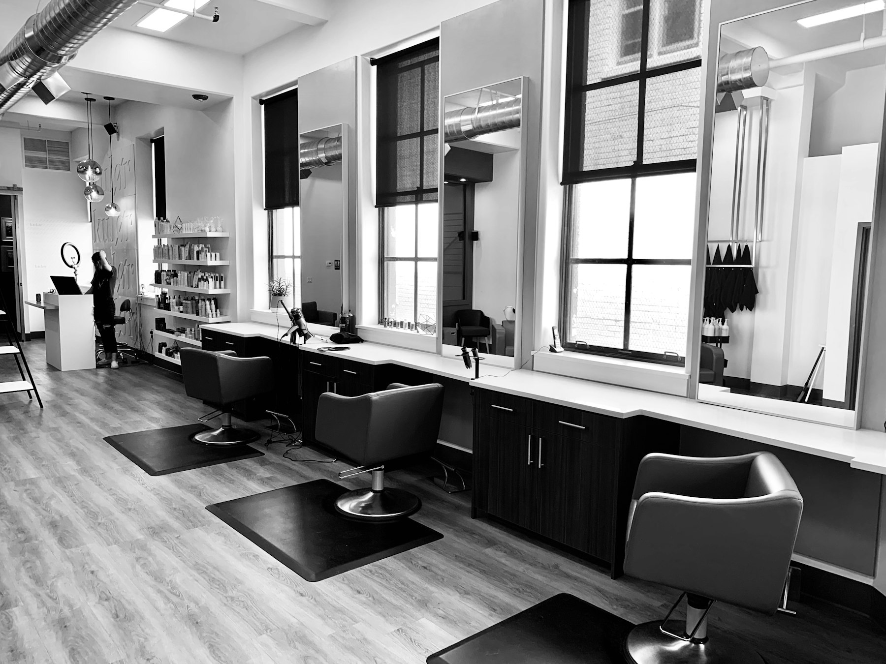L'intérieur lumineux du salon Néroli